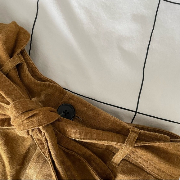 Brown linen shorts - Picture 2 of 12
